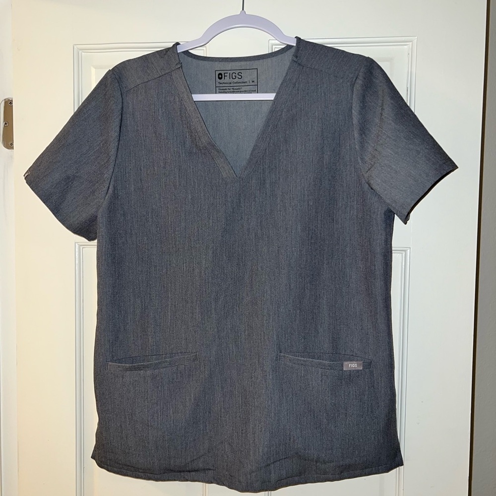 Figs casma scrub top